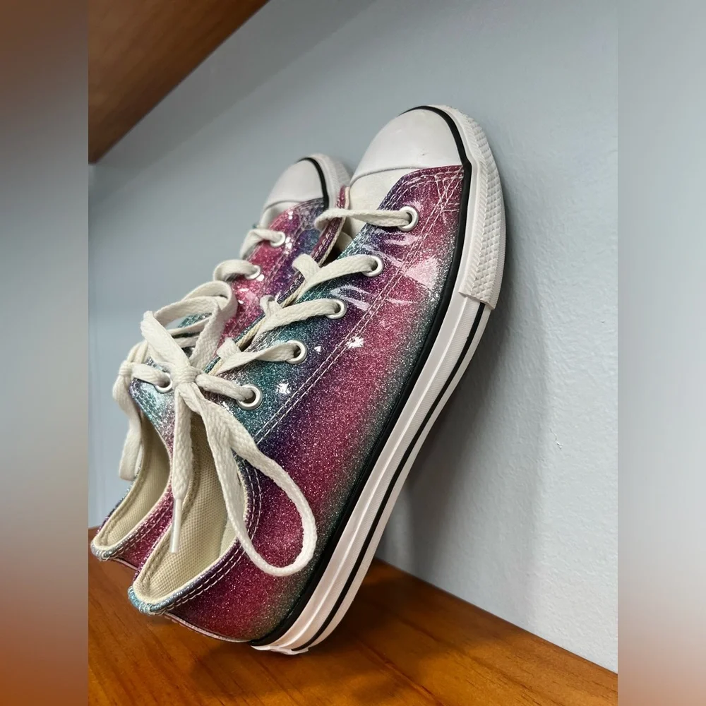 CONVERSE Chuck Taylor All Star Glitter Drip Low Top Sneakers Girls SZ 3 PreLoved